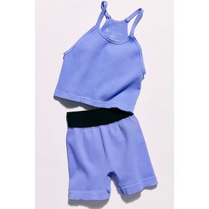 NWT Happiness Runs 2-Style Bundle in Violet Quartz Size M/L